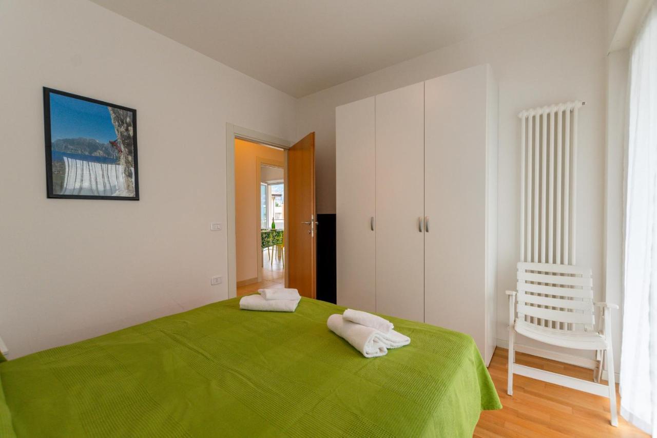 Torbole Relax, Pool & Balcony Apartment - Happy Rentals Torbole Sul Garda Exterior foto
