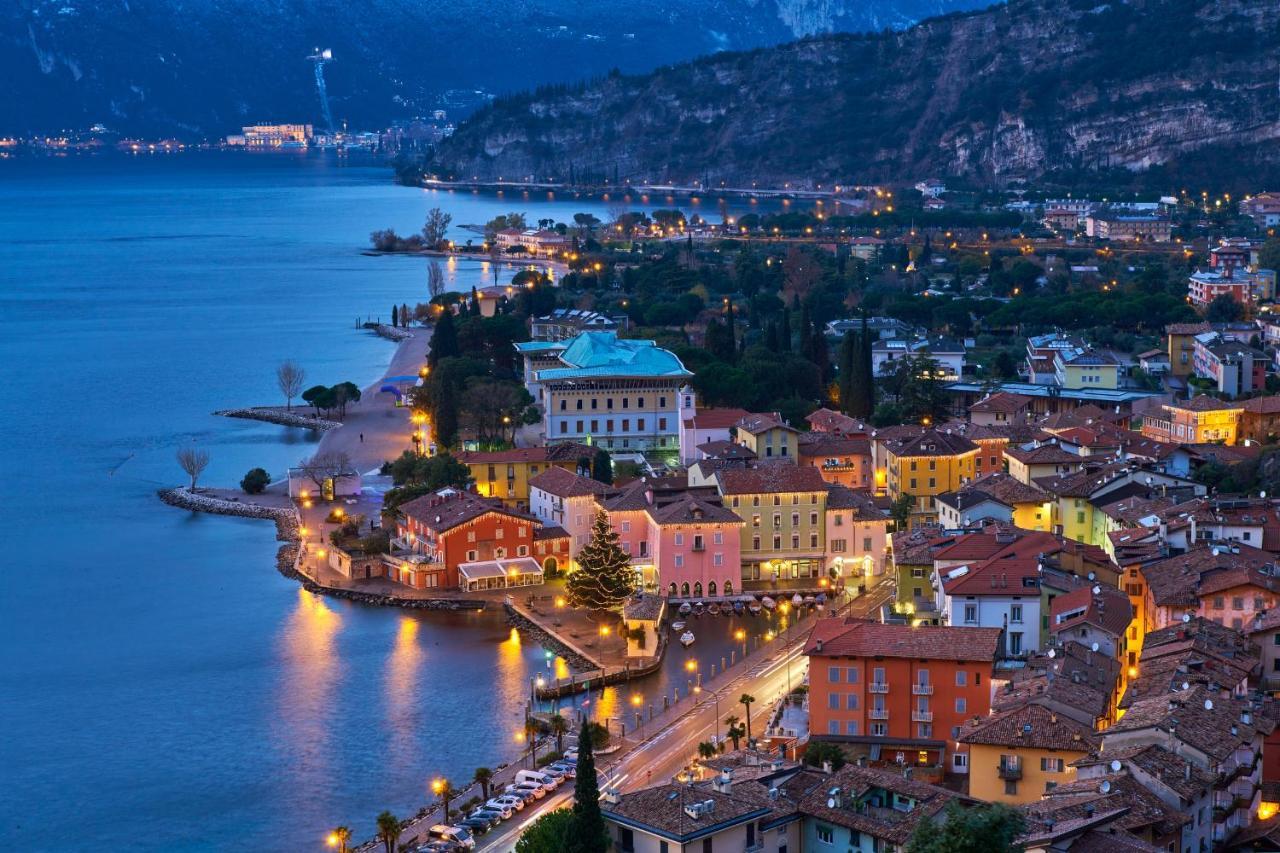 Torbole Relax, Pool & Balcony Apartment - Happy Rentals Torbole Sul Garda Exterior foto
