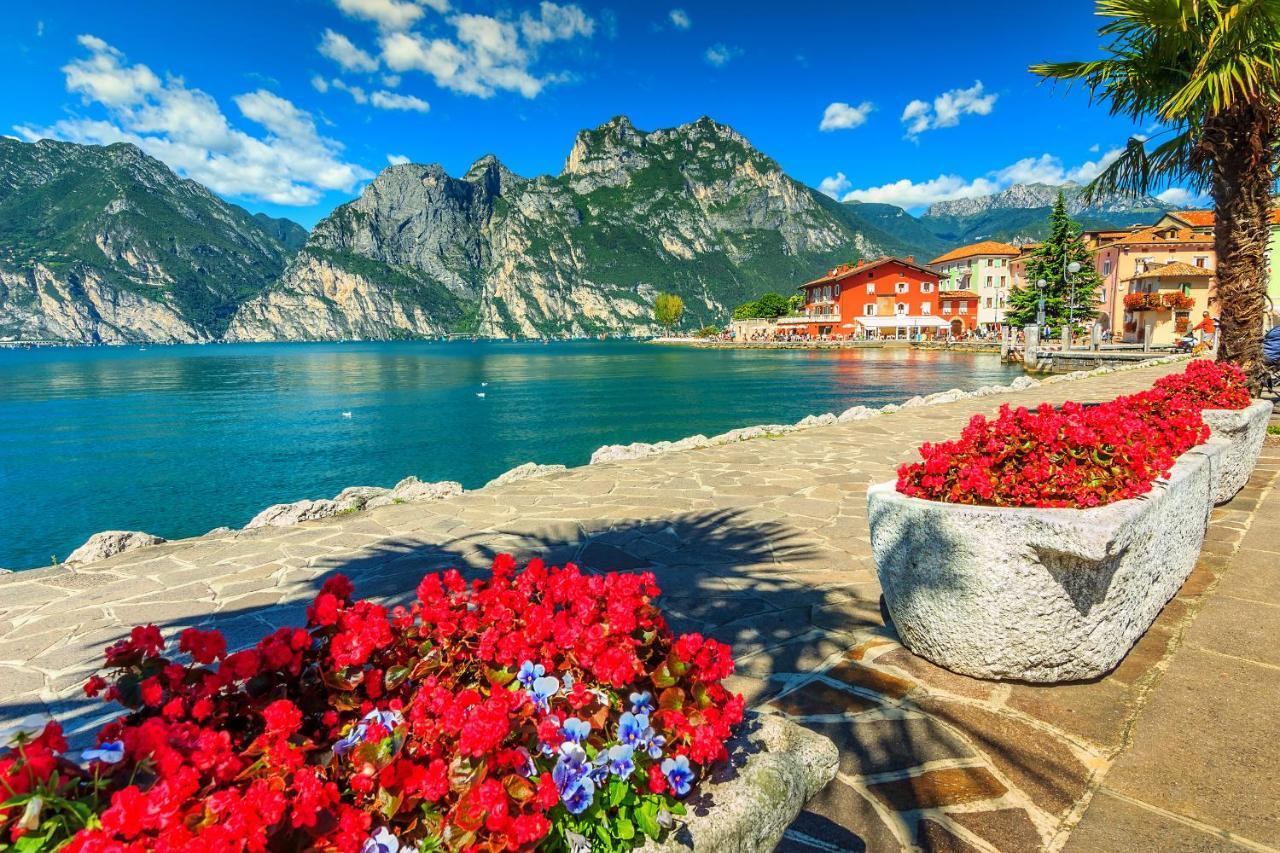 Torbole Relax, Pool & Balcony Apartment - Happy Rentals Torbole Sul Garda Exterior foto